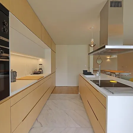 Апартаменты Flh Porto Stylish Flat With Garden *